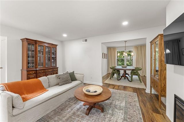 170 Laurel Mill Court, Roswell, GA 30076