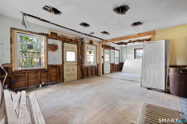 41 Old Farms Road, Avon, CT 06001