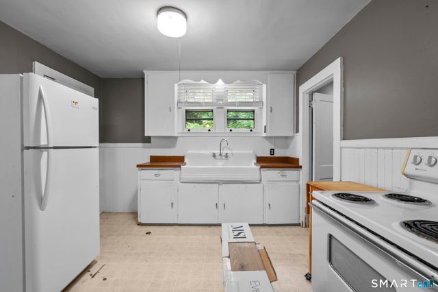 41 Old Farms Road, Avon, CT 06001