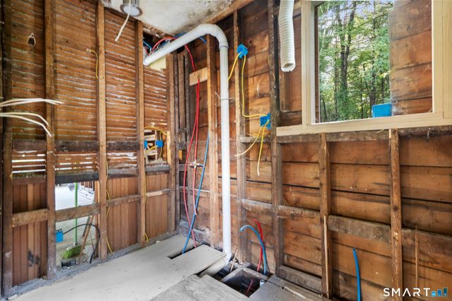 41 Old Farms Road, Avon, CT 06001