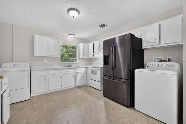 1454 HOWARD STREET, Groveland, FL 34736