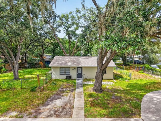 1454 HOWARD STREET, Groveland, FL 34736
