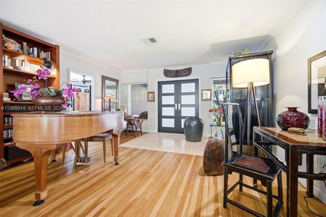 3730 Solana Rd, Miami, FL 33133