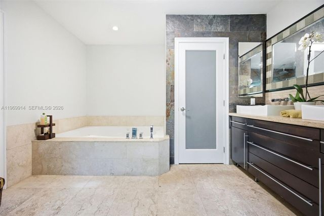 3730 Solana Rd, Miami, FL 33133