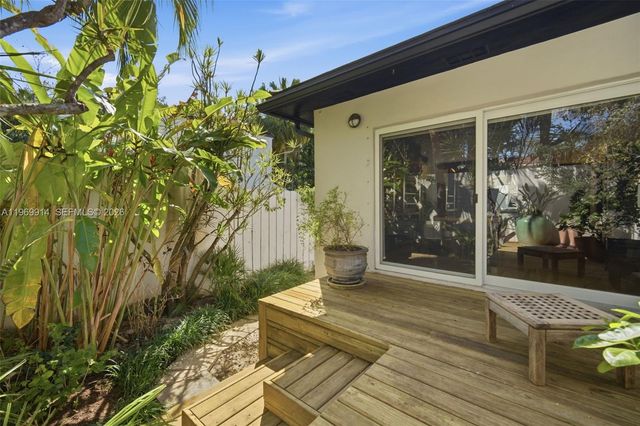 3730 Solana Rd, Miami, FL 33133