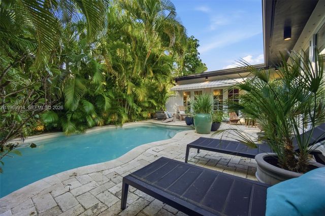 3730 Solana Rd, Miami, FL 33133