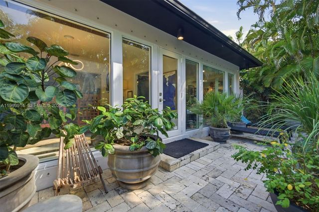 3730 Solana Rd, Miami, FL 33133