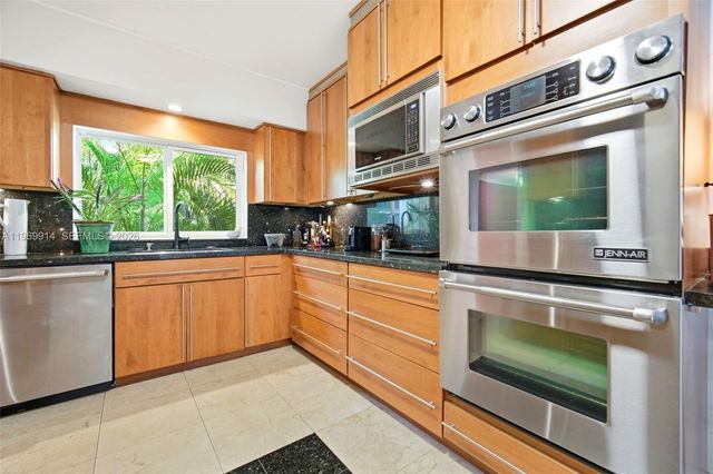 3730 Solana Rd, Miami, FL 33133