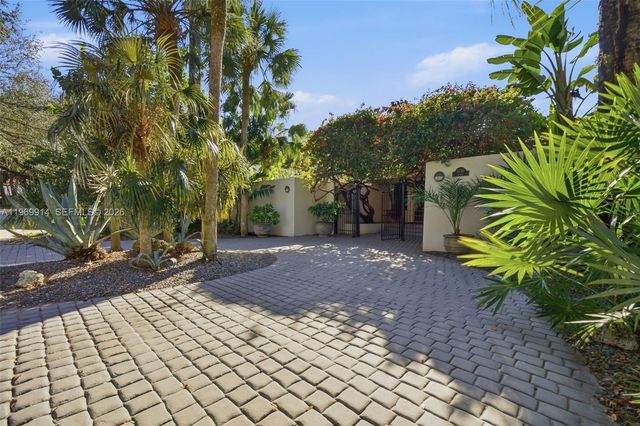 3730 Solana Rd, Miami, FL 33133