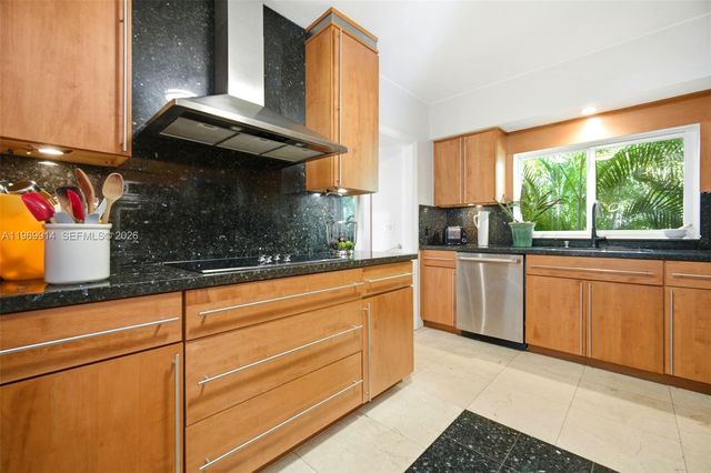 3730 Solana Rd, Miami, FL 33133