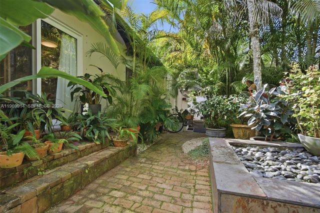 3730 Solana Rd, Miami, FL 33133