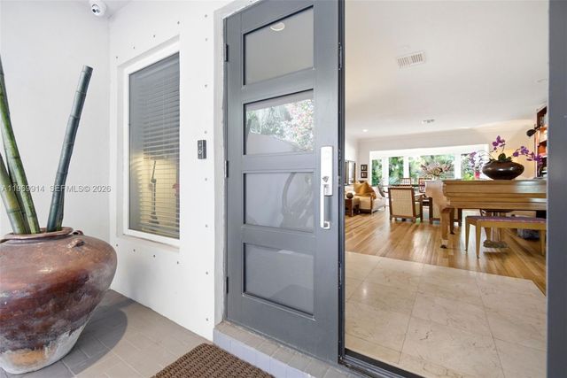 3730 Solana Rd, Miami, FL 33133