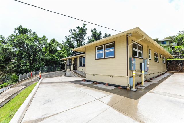 2490 Tantalus Drive, Honolulu, HI 96813