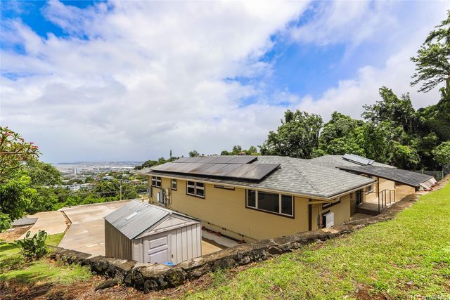2490 Tantalus Drive, Honolulu, HI 96813