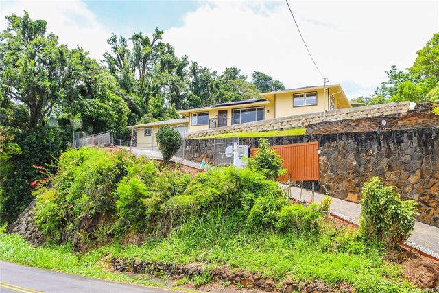 2490 Tantalus Drive, Honolulu, HI 96813