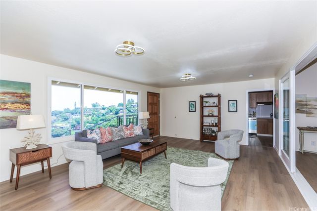 2490 Tantalus Drive, Honolulu, HI 96813