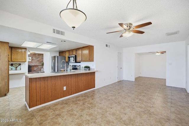 10511 W BUTLER Drive, Peoria, AZ 85345