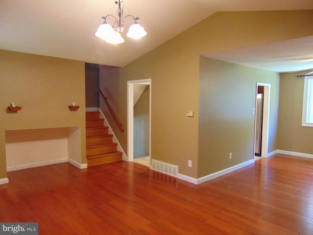 3700 W MILL RD, Hatboro, PA 19040