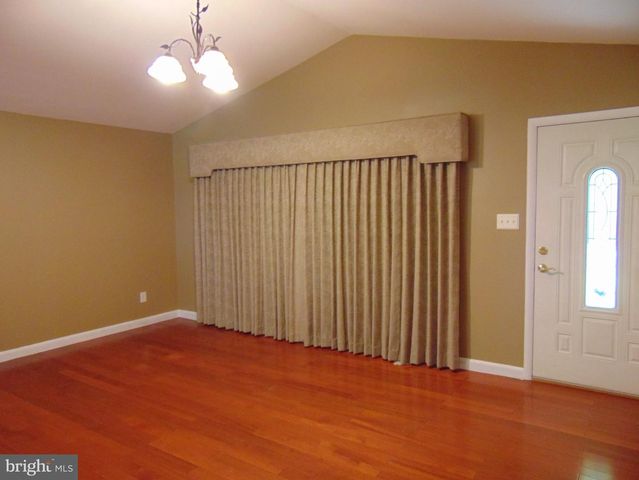 3700 W MILL RD, Hatboro, PA 19040