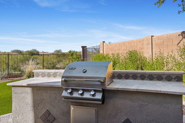 41008 N CLUB POINTE Drive, Anthem, AZ 85086