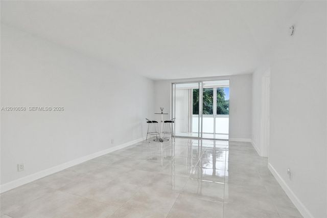 5950 Del Lago Cir 104, Sunrise, FL 33313