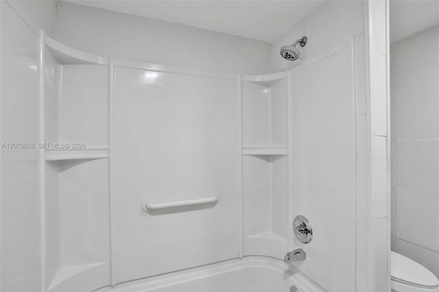 5950 Del Lago Cir 104, Sunrise, FL 33313