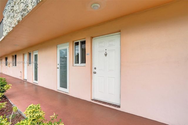 5950 Del Lago Cir 104, Sunrise, FL 33313