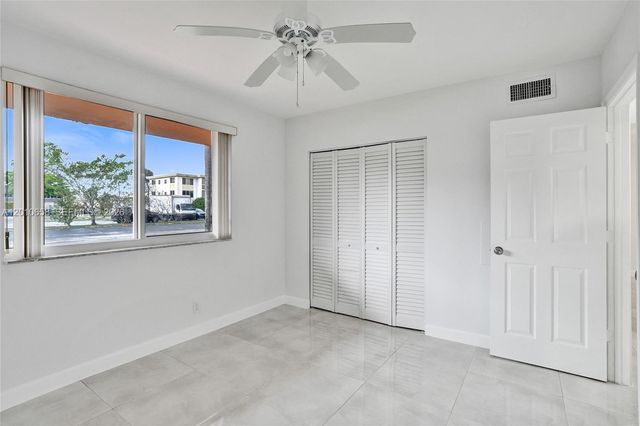 5950 Del Lago Cir 104, Sunrise, FL 33313