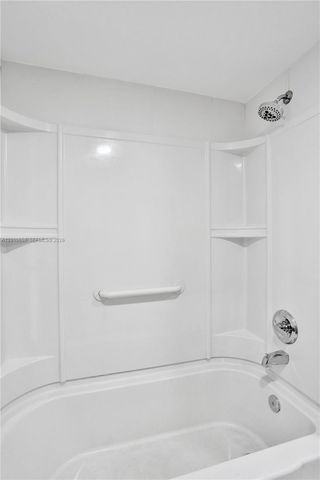 5950 Del Lago Cir 104, Sunrise, FL 33313