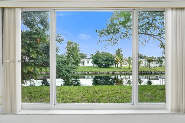 5950 Del Lago Cir 104, Sunrise, FL 33313