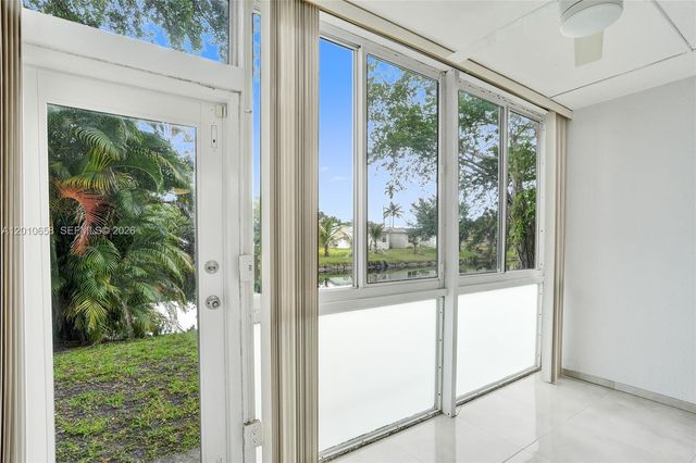 5950 Del Lago Cir 104, Sunrise, FL 33313