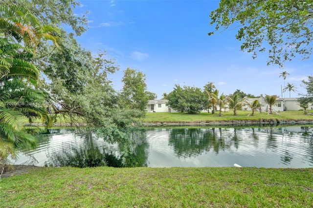 5950 Del Lago Cir 104, Sunrise, FL 33313