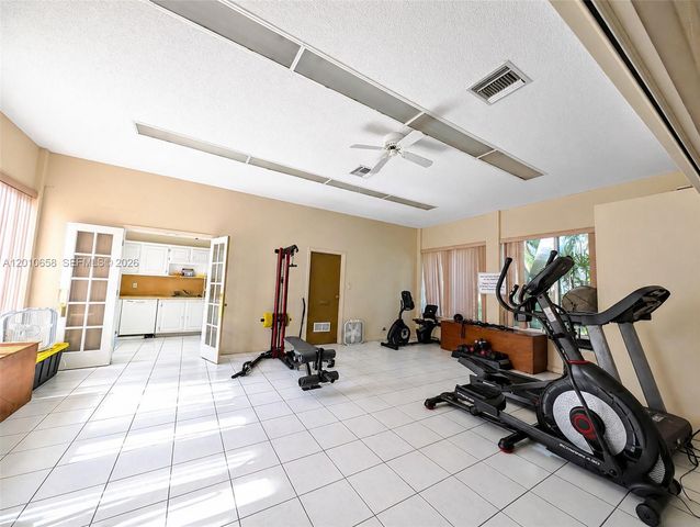 5950 Del Lago Cir 104, Sunrise, FL 33313