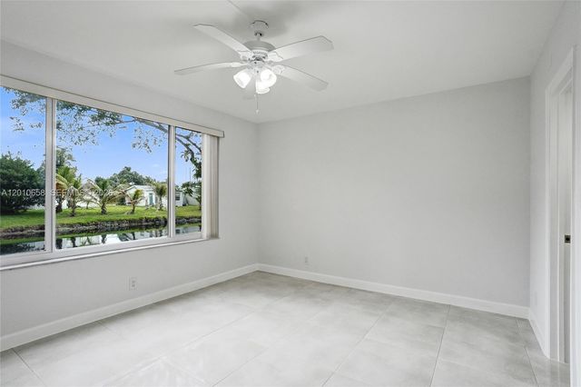 5950 Del Lago Cir 104, Sunrise, FL 33313