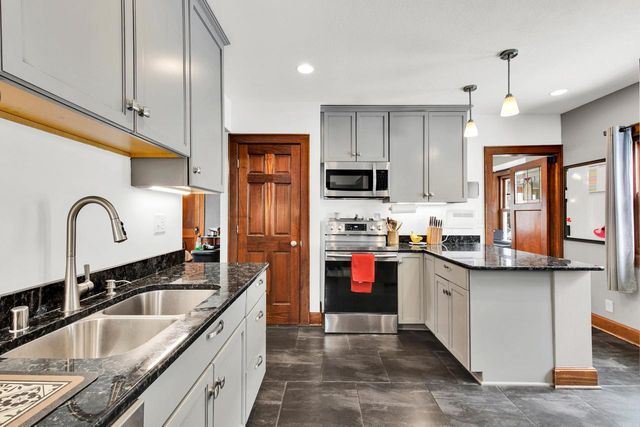 2231 S 62nd STREET, West Allis, WI 53219