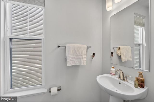 6022 BEAKE ST, Hyattsville, MD 20782