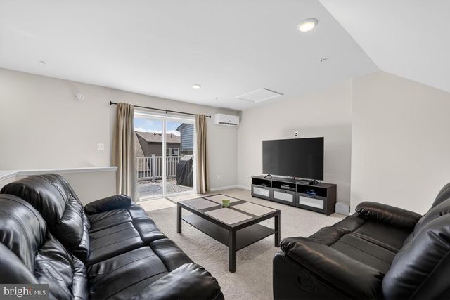 6022 BEAKE ST, Hyattsville, MD 20782