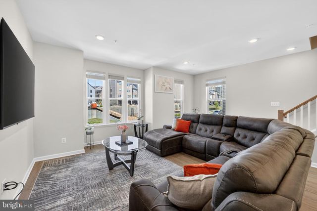 6022 BEAKE ST, Hyattsville, MD 20782