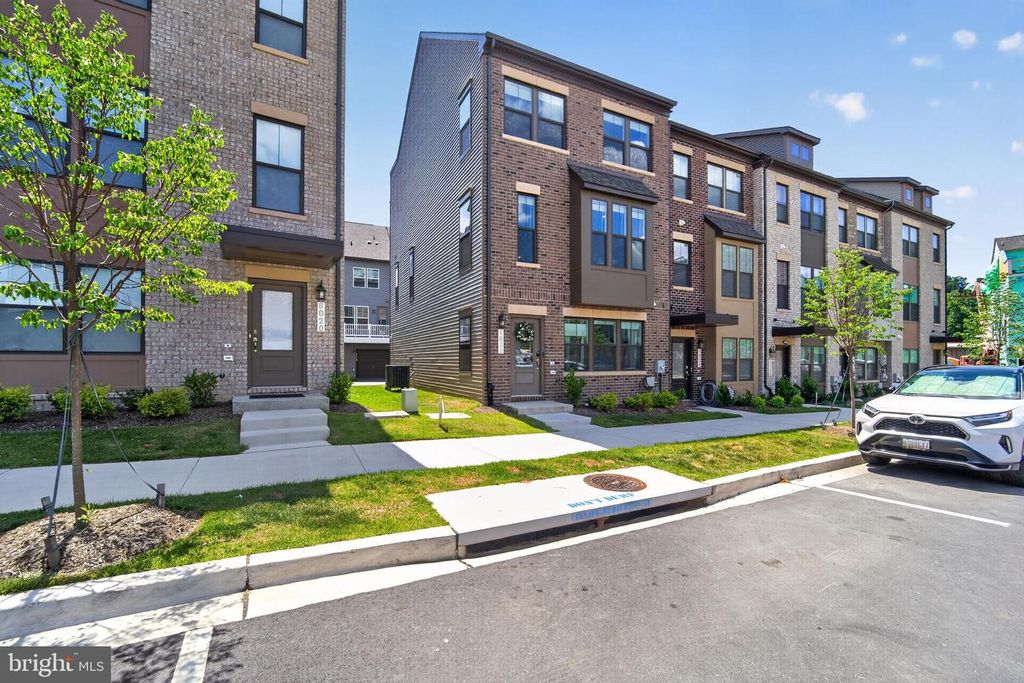 6022 BEAKE ST, Hyattsville, MD 20782