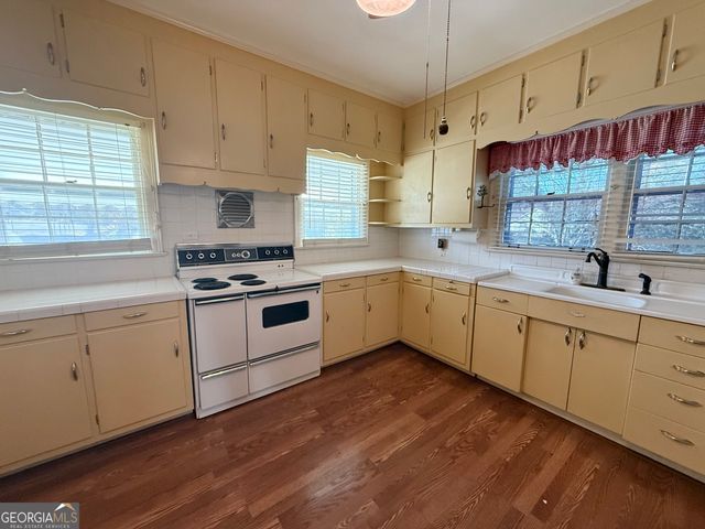 314 S 6th Avenue, Lanett, AL 36863