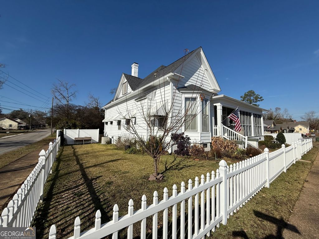 314 S 6th Avenue, Lanett, AL 36863