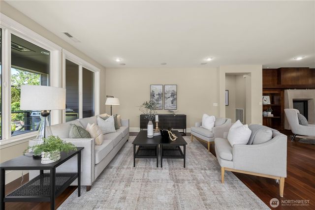 14210 188th Avenue E, Bonney Lake, WA 98391