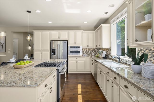 14210 188th Avenue E, Bonney Lake, WA 98391