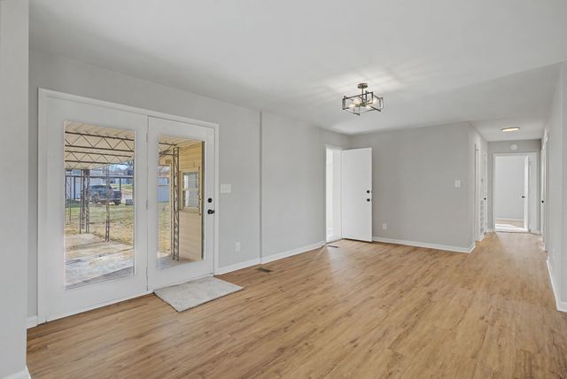 832 Britton Ave, Gallatin, TN 37066