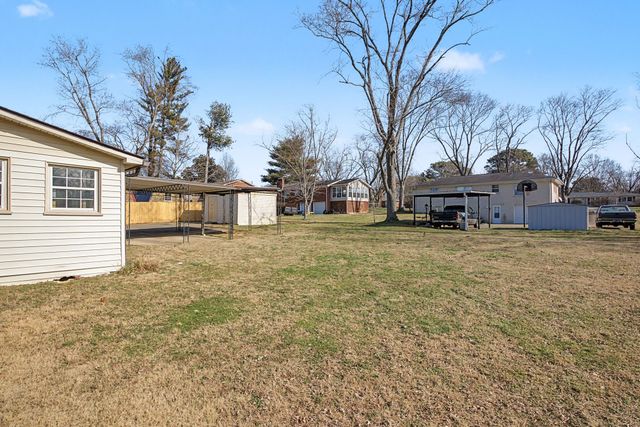 832 Britton Ave, Gallatin, TN 37066