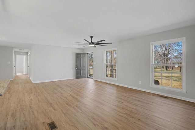 832 Britton Ave, Gallatin, TN 37066