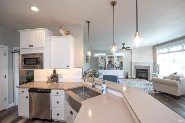 208 Aqueduct Circle, West Lafayette, IN 47906