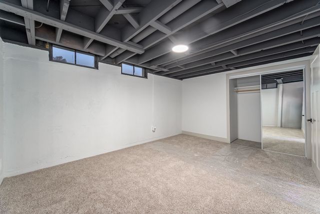 1308 N Brunswick Ln, Wichita, KS 67212