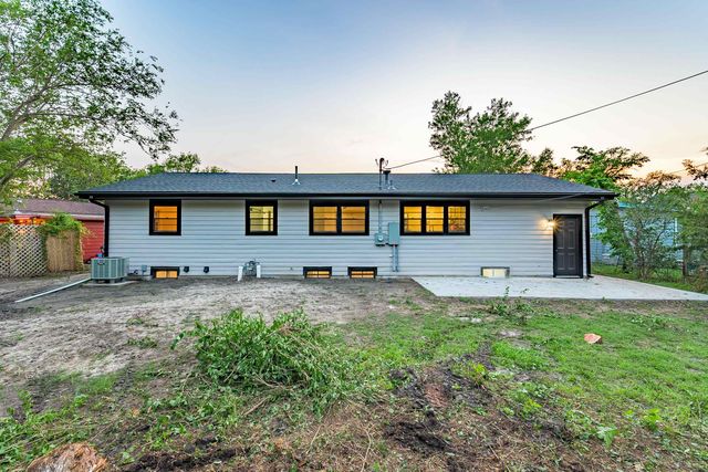 1308 N Brunswick Ln, Wichita, KS 67212