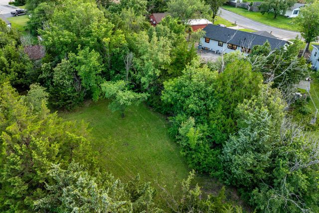 1308 N Brunswick Ln, Wichita, KS 67212